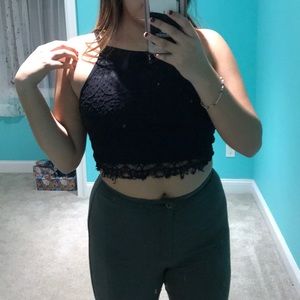 Lace cropped tank top